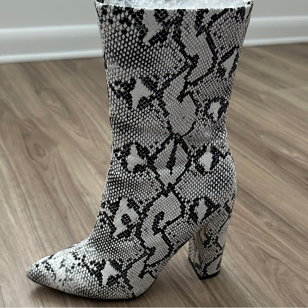 Chic Snake Print Heeled Boots